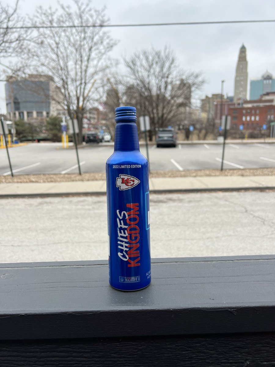 Ryan_Walker7's tweet photo. THANK YEW BUD LIGHT ❤️💛 @PatMcAfeeShow @budlight #WHATDDDDDDD https://t.co/cWYRz3Nxjx
