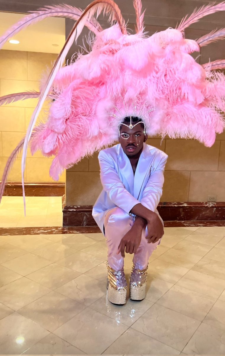 LNXNews's tweet photo. Lil Nas X's outfit for the Christian Cowan Fall 2023 Ready To Wear Fashion Show. 🤍 https://t.co/lVGYjALcL2