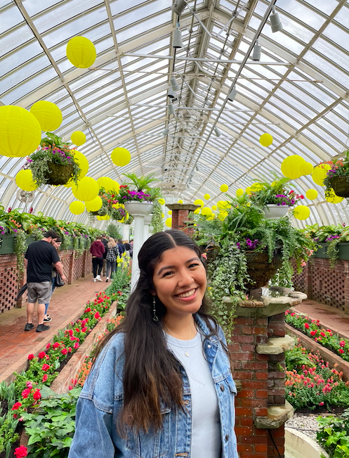 Meet Our Team!
Diana Gonzalez
Research Aide on Dr. Muller’s team
Current school &amp; major: Biology @ Northwestern 🧬💜
Career goals: To become a pediatrician :) 
Hobbies: Running 🏃‍♀️, dancing 💃, and listening to Taylor Swift 🎶 !