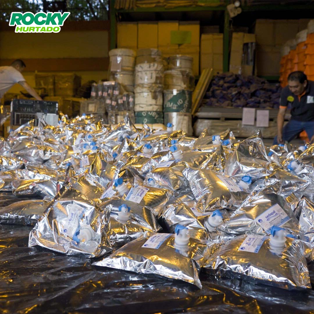 Rocky_RegionIca's tweet photo. 📌Esta mañana, los representantes del #COER, en conjunto con la Gerencia de Desarrollo Social #GOREICA, se trasladan a brindar ayuda humanitaria con alimentos no perecibles a nuestros hermanos afectados por las lluvias en la zona de #Huancano - #Pisco 🌧️🤜🏻🤛🏻 https://t.co/vgkYm853hC