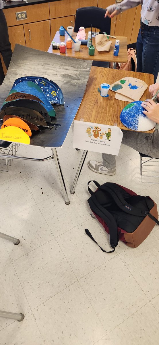 jpeter_HMS's tweet photo. The world is theirs...literally! Layers of Earth model construction happening. Creativity in action! #CAVScience @Hernando_MS @LRocha_HMS @RNava_HMS @ENFlores_HMS @bahia_HMS https://t.co/O9vhb5eufQ