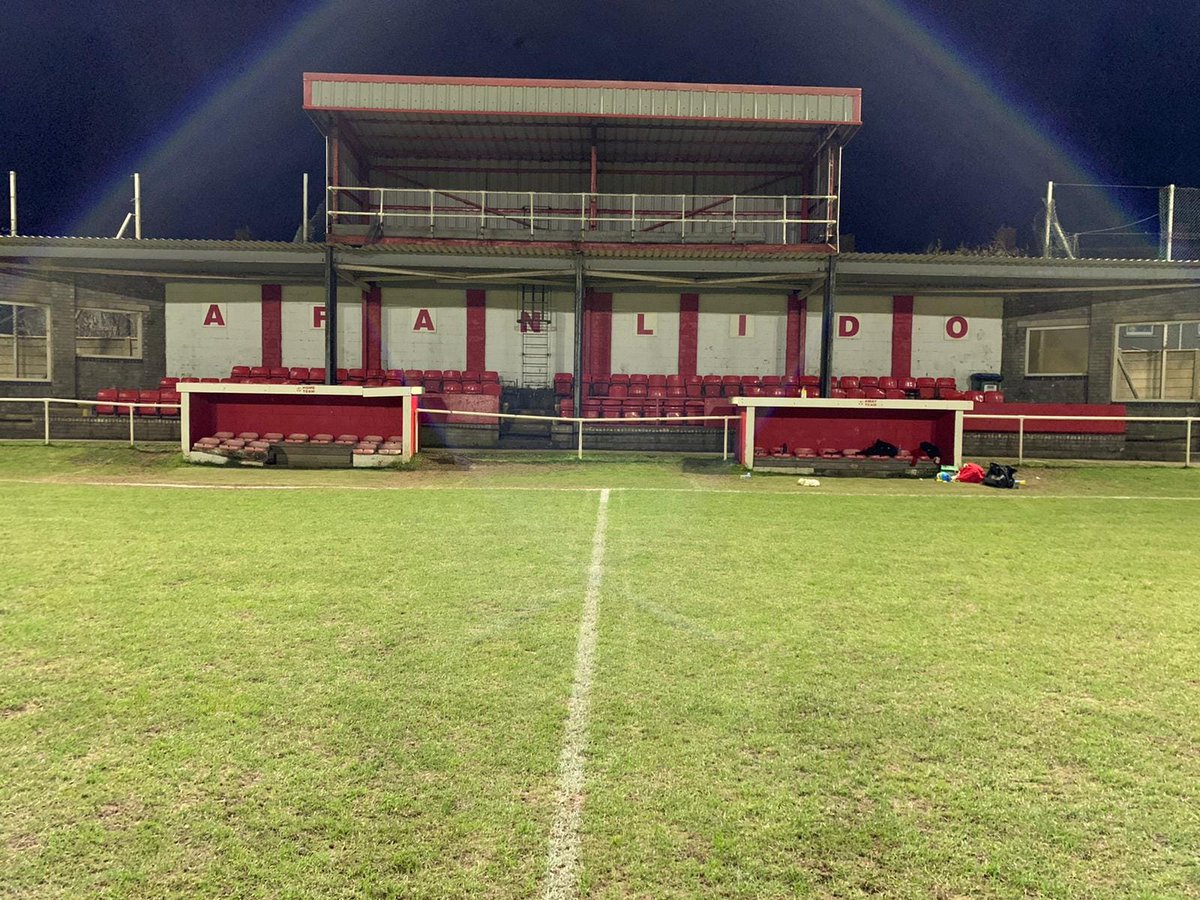 EssexBGC's tweet photo. 🙏 Thank you to our friends in Wales for hosting us at @CPDLidoAfan! Onto tomorrow where we face FC Bath! 
#EBGC #EBGCRepFootball #youthwork https://t.co/aTxs9CMT1A