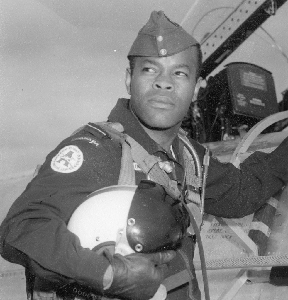 Major Stephen Blizzard, a first-generation Black Canadian overcame systemic racism and was a trailblazer in aviation and medicine. Later this year on June 22, 2023, Dr. Blizzard will be inducted to the Canadian Medical Hall of Fame @CdnMedHallFame. #BHM2023