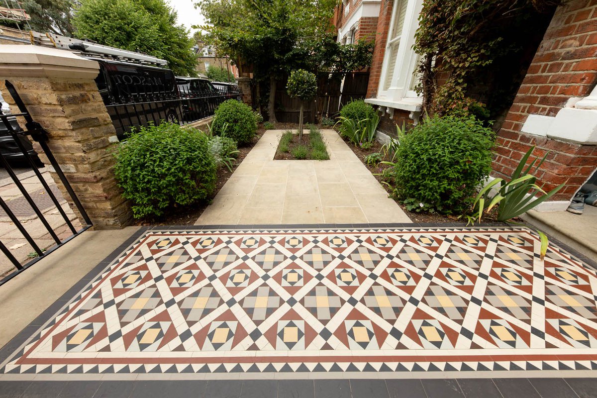 FrontGarden_Co's tweet photo. This Victorian Mosaic Pathway utilises one of many popular designs to add a historical touch to this period front garden.

https://t.co/hAoRddIT7M

#victorianmosaictiling #vintage #gardenpath #gardenrenovation #gardens https://t.co/1IAlr2hQyG