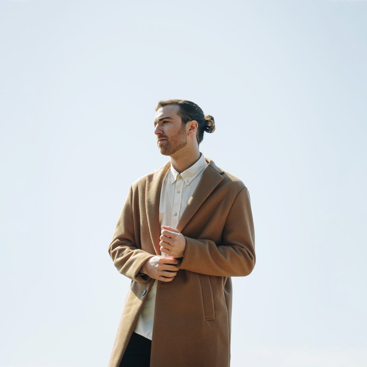 LastGangEnt's tweet photo. Gorgeous offering from @NobleOakSongs to kick off a new album cycle.. #TidesTurn is out now. Big year ahead: https://t.co/SheyPrcHAF https://t.co/KTDfwx0XWX