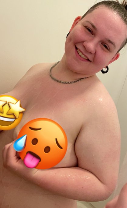 Goddamn She&rsquo;s TASTY🥵💦  Join us on live later to watch us fuck🤭  https://t.co/NZ5pFy2x5g  #labialovers<a href="/tag/liveve"class="tags"><span>#liveve</span></a><a href="/tag/contentcreator"class="tags"><span>#contentcreator</span></a><a href="/tag/labialovers"class="tags"><span>#labialovers</span></a>