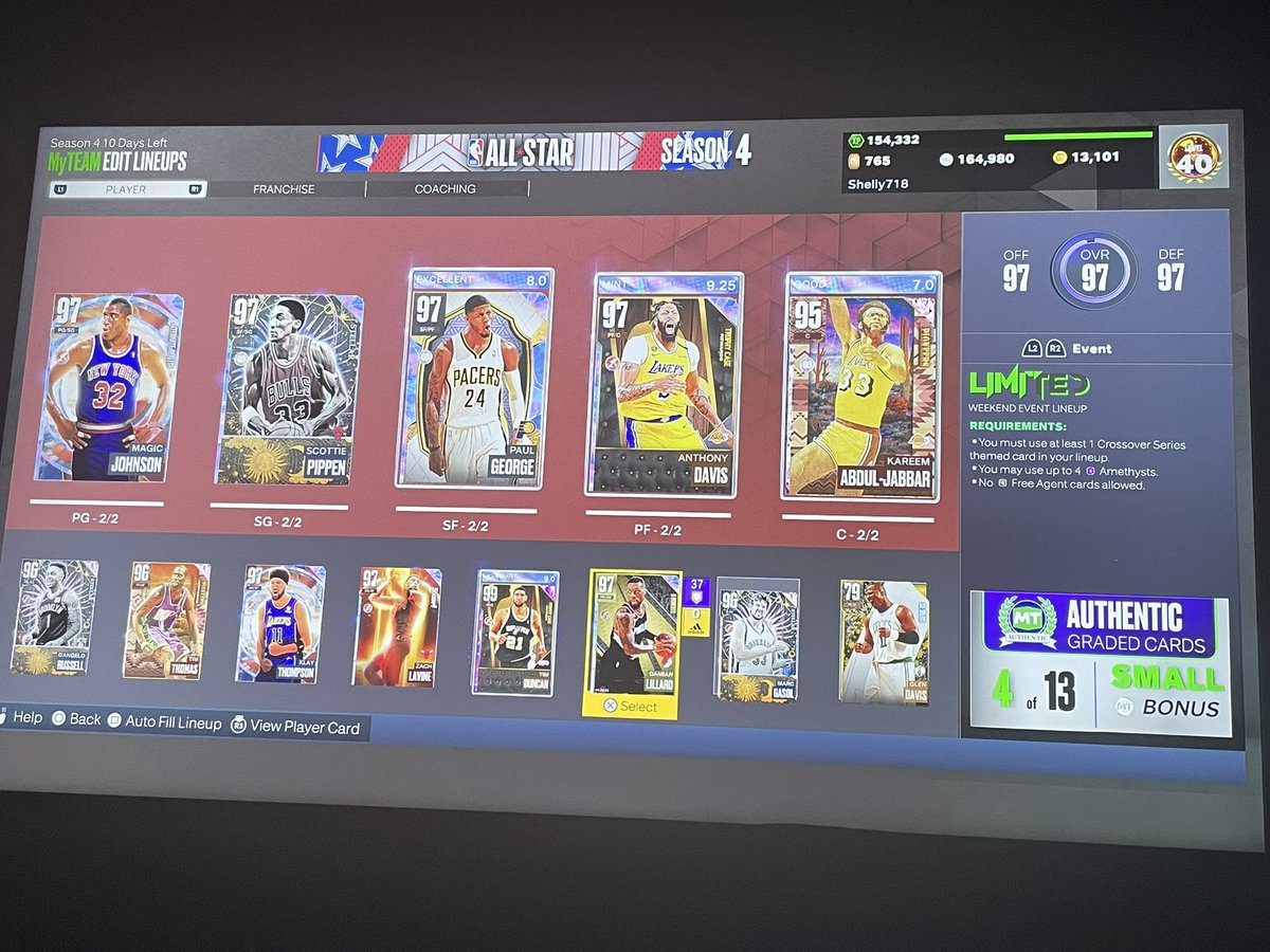 caramel_286's tweet image. Just playing around with different lineups.I don’t have the best cards but it works for me. Lol. Next week i have more time to fix lineups 
What does your lineup look like? 

@NBA2K_MyTEAM  #myteam #level40 #gamer #2kshellz #femalegamer