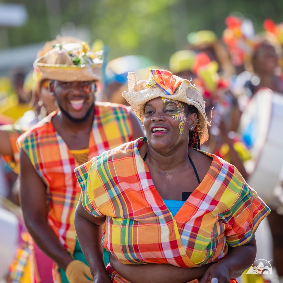 BrunoBalmokoun's tweet photo. Notre carnaval il est beau... rien à envier à aucunes autres îles ou pays ! #Guadeloupe @paysguadeloupe https://t.co/I4sDP5e8jy