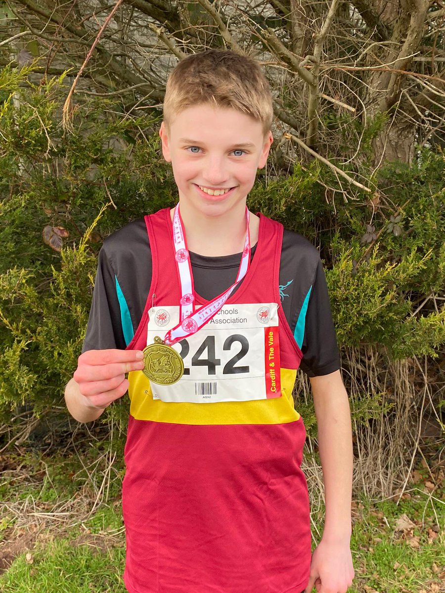 BroEdern's tweet photo. Llongyfarchiadau enfawr i Josh o flwyddyn 7 ar ennill y gystadleuaeth tîm trawsgwlad gyda Chaerdydd a’r Fro yn Aberhonddu heddiw 🥇 Huge congrats to Josh of year 7 on winning the cross country team competition with Cardiff and the Vale in Brecon today #cyfle #joio https://t.co/IOQKGeSvMV