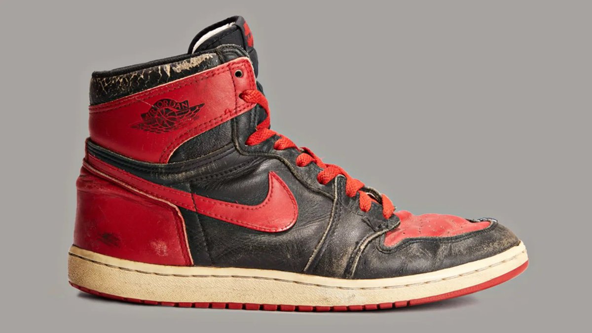 ComplexSneakers's tweet photo. 🚨THE GREATEST NIKE SNEAKER OF ALL TIME🚨

1. Air Jordan 1

Year First Released: 1985

Full List: https://t.co/vADDxrUjJH https://t.co/BNDyU9SxFg