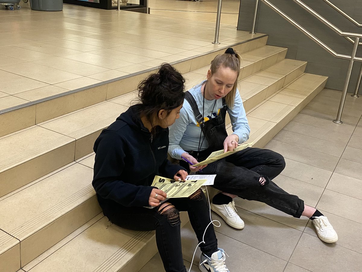 Justin_D_James's tweet photo. Our amazing @MHSLions instructional aides and coaches are having one on one conferences with students to set goals for TELPAS! #BeingIntentional #LionsAreLearning #MyMISD #ELexcellence https://t.co/CcWbNWDgGL