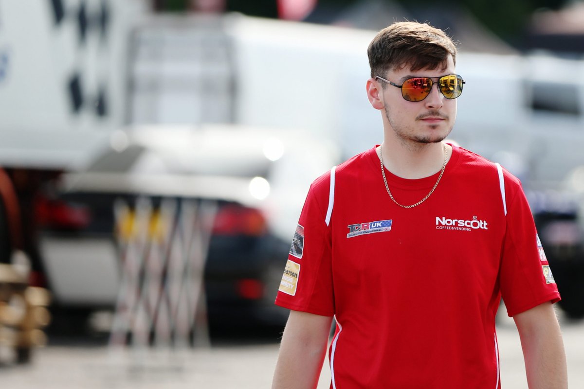 TouringCarTimes tweet media