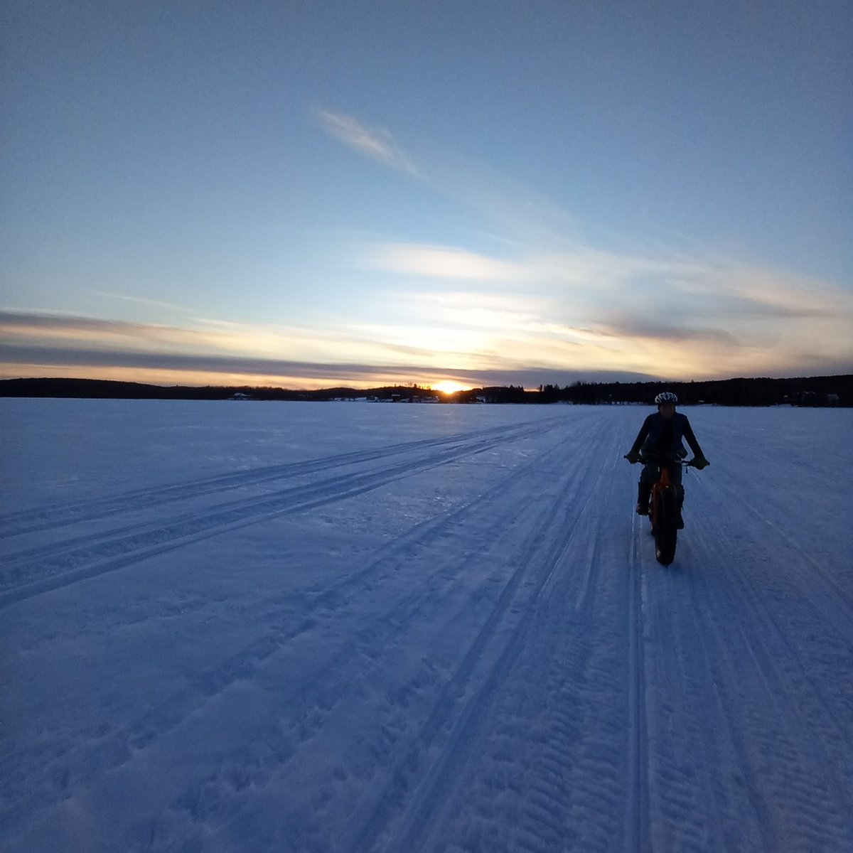 MLATours's tweet photo. @awatsoncoaching Appreciating these moments, while trying to reconcile how folks just a few hours south are in spring mode. One of our maple syrup producing neighbours are setting taps, a month ahead of normal. We'll see what today's weather brings. https://t.co/CWIP9sXHyC