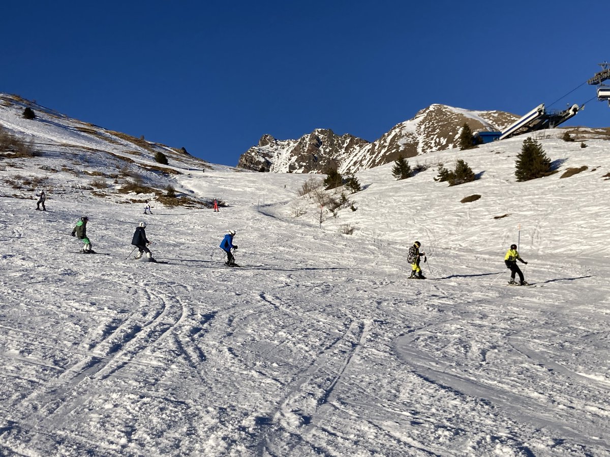WhitgiftSchool1's tweet photo. Yesterday, staff and students had great fun participating in 'bumboarding' in the morning before heading to the slopes for another day of lessons in #skiing and #snowboarding!
#WhitgiftTrips #excursion #skitrip https://t.co/a7c1aaTVVs