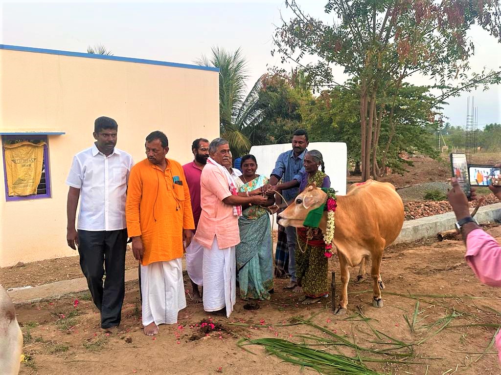 VHPNTN's tweet photo. Salem District
Go Pooja and Godanam
Vishwa Hindu Parishad
#VHP 
#VHPNorthTamizhagam
#GoPooja https://t.co/jPnVTvfU6T