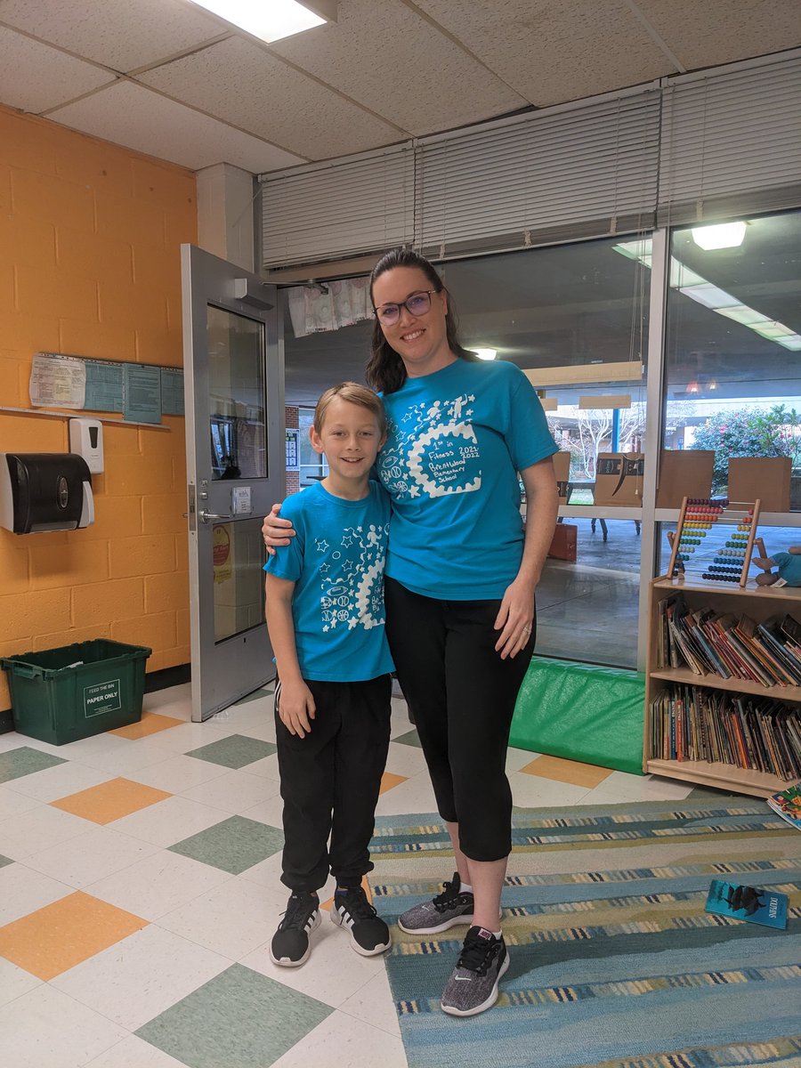 #TwinDay with my favorite fourth grader <a href="/BrentwoodMESE/">Brentwood Magnet Elementary School of Engineering</a>