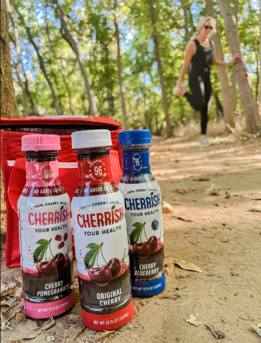 Captured this fantastic shot of our CHERRiSH in action. Great to have on hand after stretching!

#TartCherries #TartCherryJuice #WorkoutMotivation #cherrishyourhealth #SportsNutrition #teamcherrish