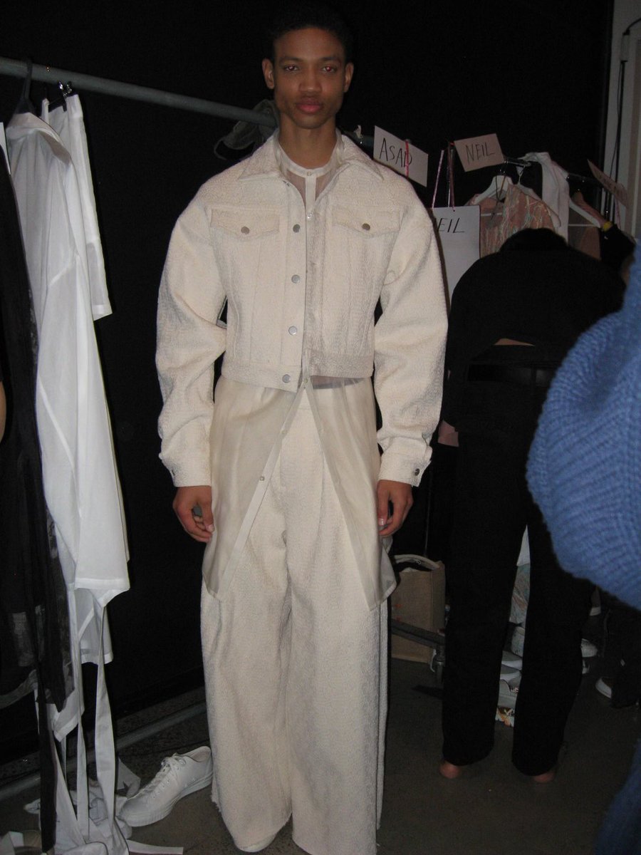 thebigdog777777's tweet photo. My cousin walked NYFW23 and looked fkn fab! V proud! #modelfamily https://t.co/RcvvBoaPgv