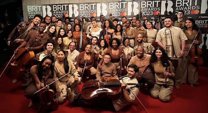 RWCMD's tweet photo. Stormzy + Orchestra = #SymphonicStormzy 😍🎶

Llongyfarchiadau #RWCMDStrings grads @eveabiodun and Telmo Martins who with the @Chineke4Change orchestra, played accompaniment to Stormzy's performance of 'Hide and Seek' and 'I Got My Smile Back' at the #BRITs 

#RWCMDCreative https://t.co/Fr1HBdIIPP