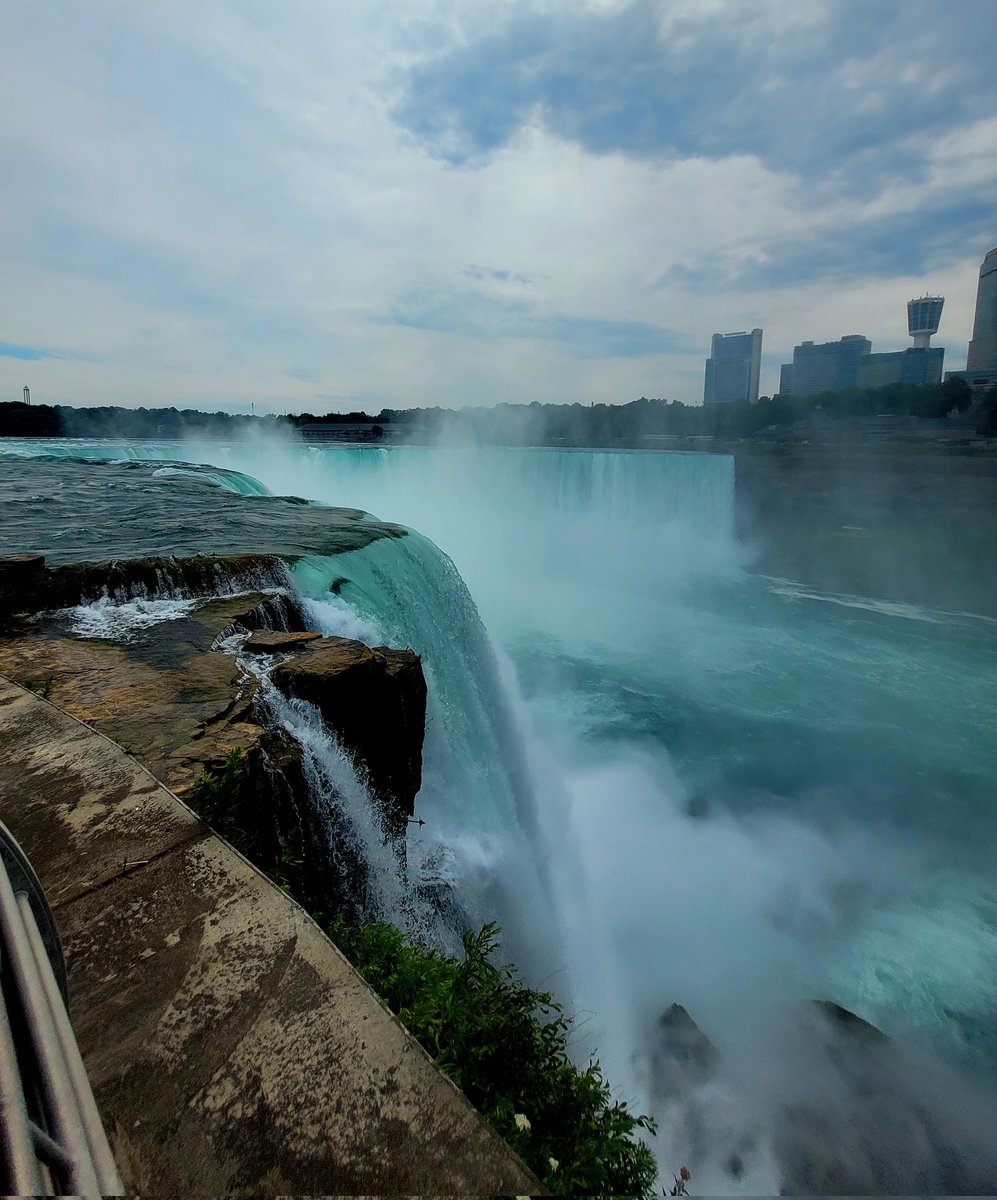 WJaroslawski's tweet image. Happy Thursday Folks.

Snaps to brighten your day.

#DarkZero congrats on Top 12 at #SixInvitational #R6S

#niagarafallsny #niagarfalls #niagarariver 🇺🇲🇨🇦 #bridges #rapids #waterphotography #boat #dangerous #cablecar #sightseeing #skyphotography #Photographer #photography