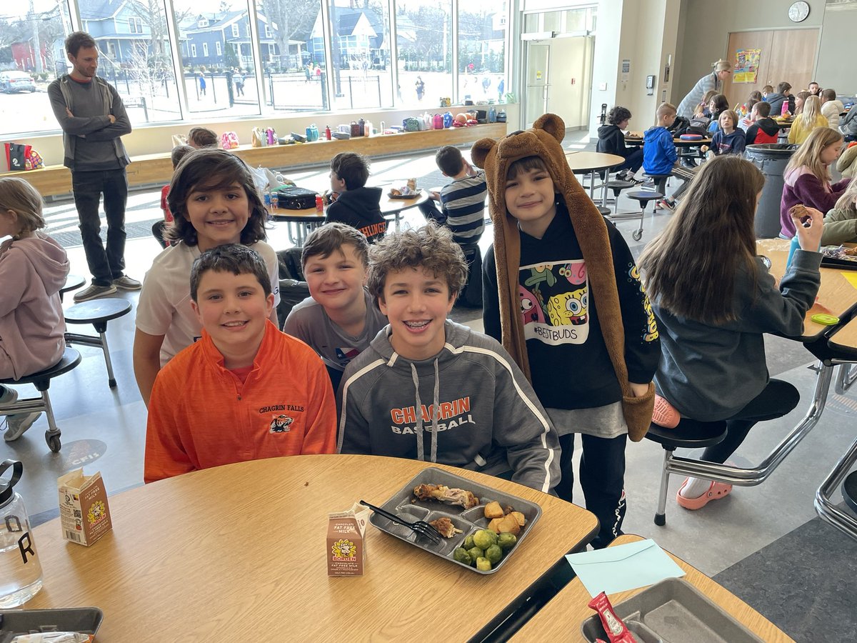 CFIS is so lucky to be able to partner with CFMS for lunch/recess peer modeling!  Thanks to <a href="/PattersonCFMS/">Kyle Patterson</a> <a href="/CFIS_Counselor/">Karen Appell</a> and <a href="/CFMSdiscenzaPal/">Laila Discenza</a> for creating such an awesome connection between our buildings!  #cfis #cfevs #writethestory
