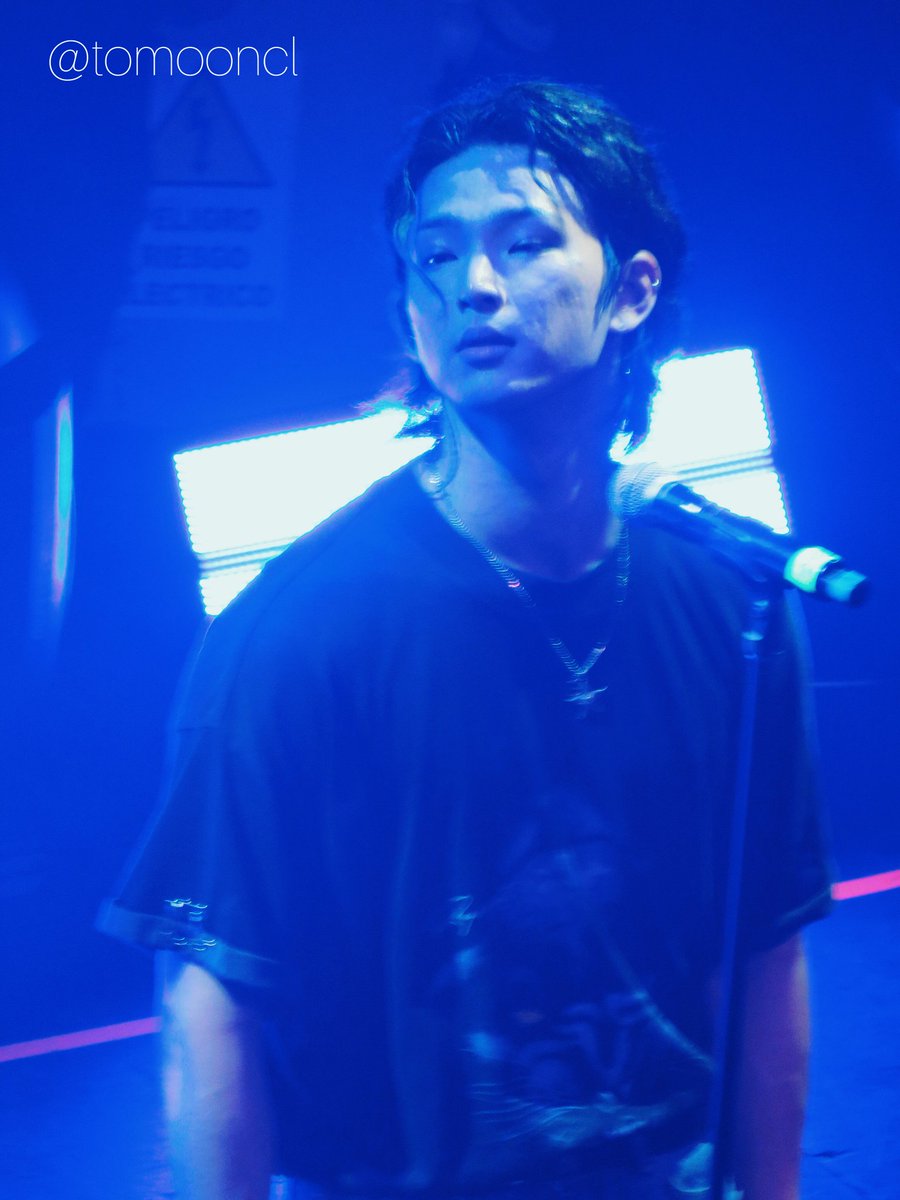 tomooncl's tweet photo. 1ST WORLD TOUR [REACH 
FOR US] in SANTIAGO DE CHILE 🇨🇱

#TOMOON Fotos de #OneusInChile 
#LEEDO 🐥
 📸 Creditos a @tomooncl

#원어스 #ONEUS #REACH_FOR_US https://t.co/rMI5p6qGOV