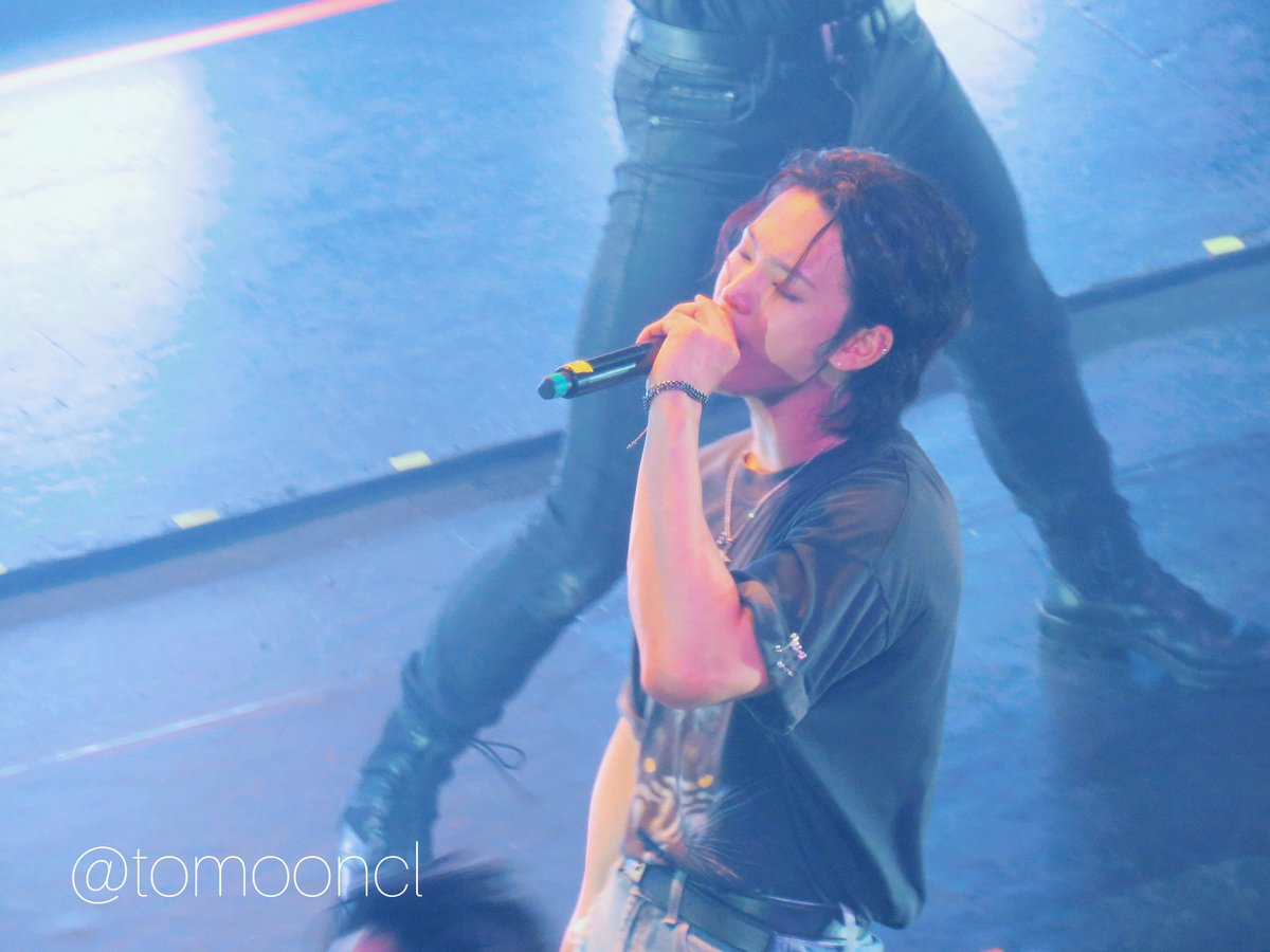 tomooncl's tweet photo. 1ST WORLD TOUR [REACH 
FOR US] in SANTIAGO DE CHILE 🇨🇱

#TOMOON Fotos de #OneusInChile 
#LEEDO 🐥
 📸 Creditos a @tomooncl

#원어스 #ONEUS #REACH_FOR_US https://t.co/rMI5p6qGOV