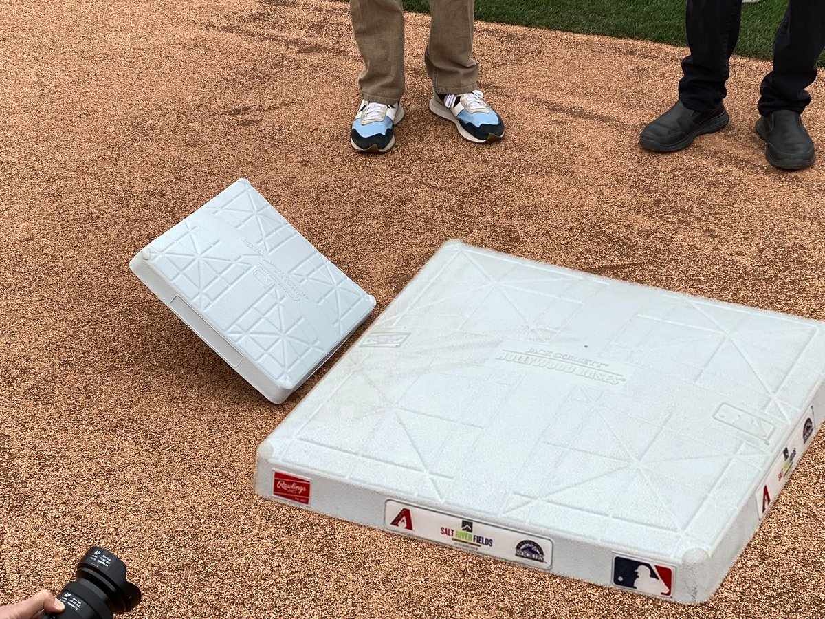 Chwiss30's tweet photo. MLBs bigger bases for 2023 season seem a little excessive but I’m all for whatever helps grow the game. https://t.co/XdNTfFYJWX