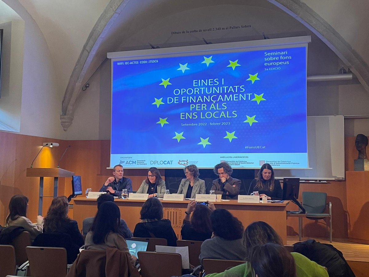 intdiba's tweet photo. Des de l'Oficina d'Europa i Estratègia Internacional impartim el taller pràctic del seminari de fons europeus organitzat per @Diplocat , l'@ACMunicipis i la @FMCmunicipis https://t.co/FYv4gCa5zy