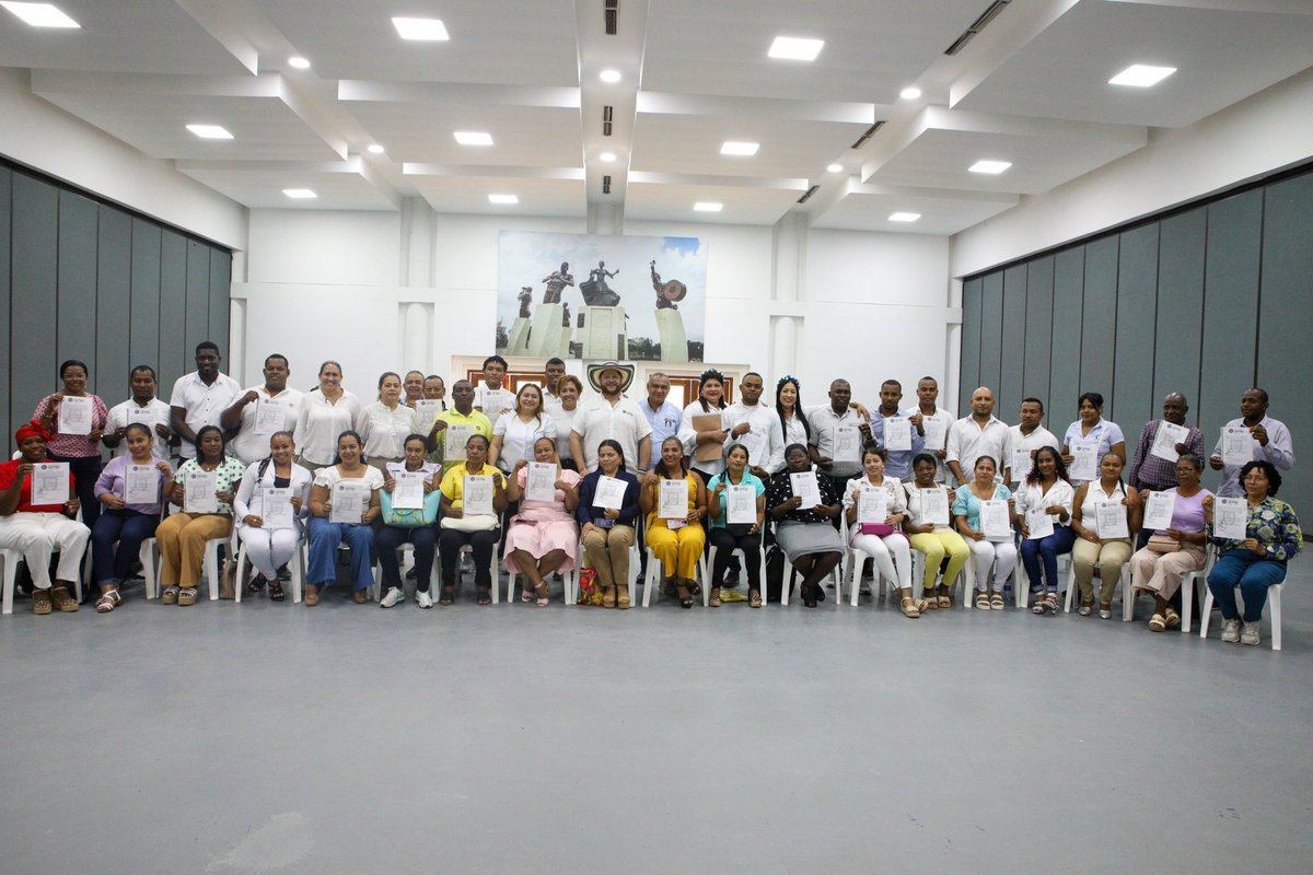 orlandobenitezm's tweet image. Seguimos #CumpliendoleAlPueblo con el nombramiento de 35 docentes afro en #URÉ
Cerramos brechas, saldamos deudas históricas, fortalecemos la institucionalidad.
Avanzamos en el propósito de acabar la educación contratada.
Transformando vidas, transformamos el territorio.