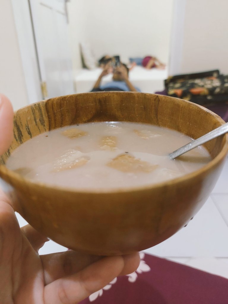 IntanShofiaa's tweet photo. Merasa berdosa makan jam segini tpi gimana yaa pengen ~ https://t.co/Nq4wY2rlpy