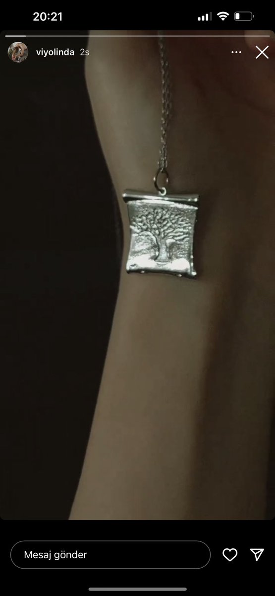 viyolinda sinner kolyesi yaptırmış…