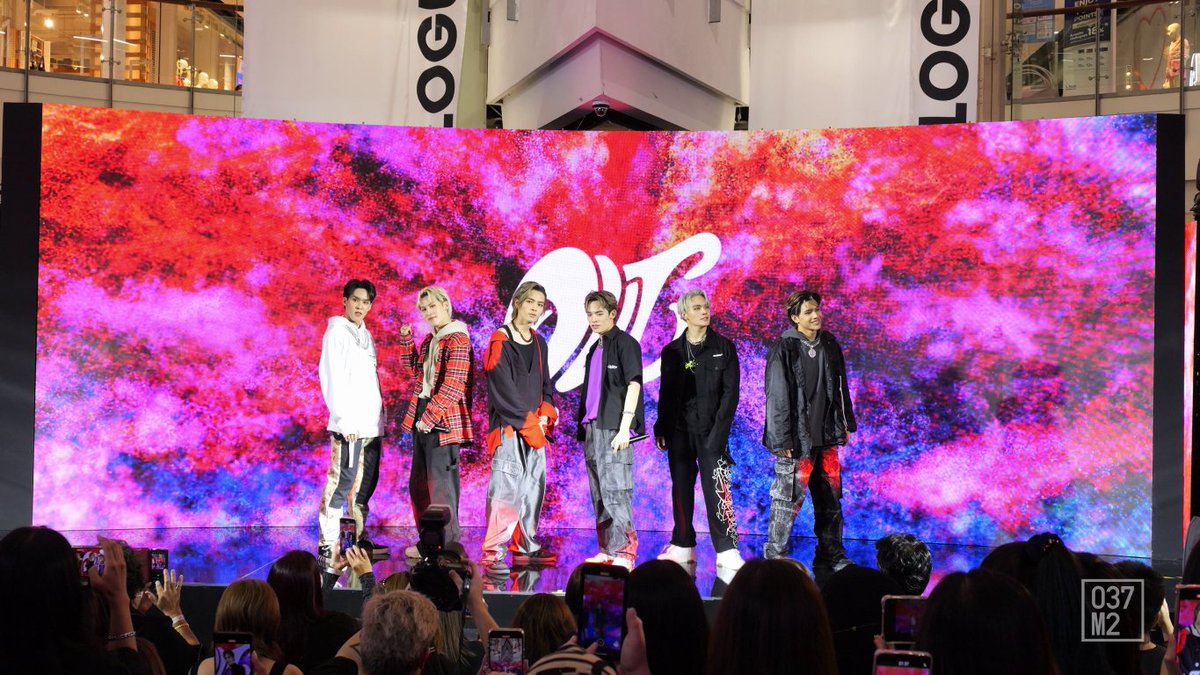 DVI - SUGAR @ bXd & DVI Public Debut Stage, centralwOrld [Overall Stage 4K 60p] 230215

> youtu.be/GugJWoX98P8

#bXdDebutStage
#DVIDebutStage
#4NOMENON 
#โฟร์โนมินอล
#QOW_Ent
#4NOLOGUE 
#JOOXTH
#037m2