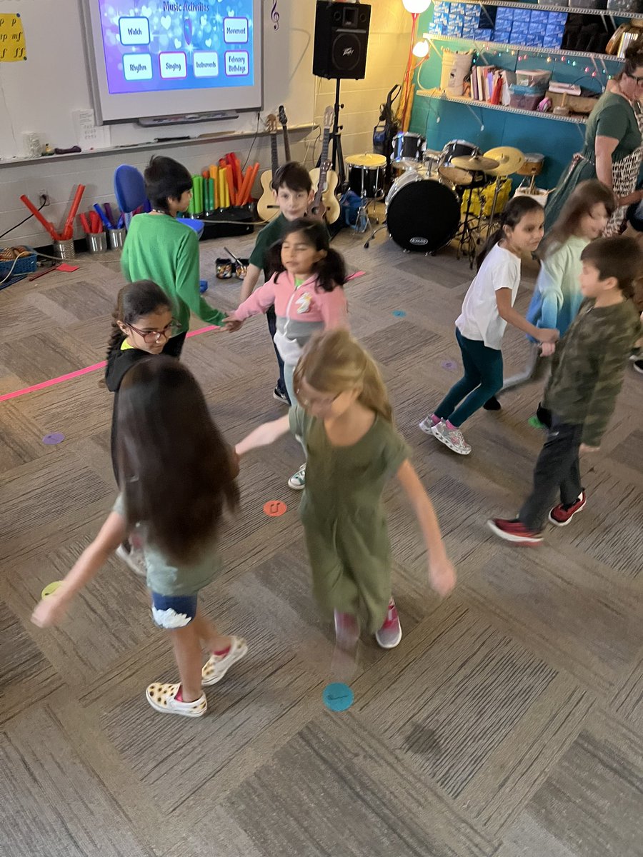 LauraAdamsComal's tweet photo. Square dancing to TECHNO music, why not? Mrs. Lopez always makes learning fun! @GFESWildcats @JessicaLopedie @DrChapmanCISD https://t.co/UG12BaI0Hn