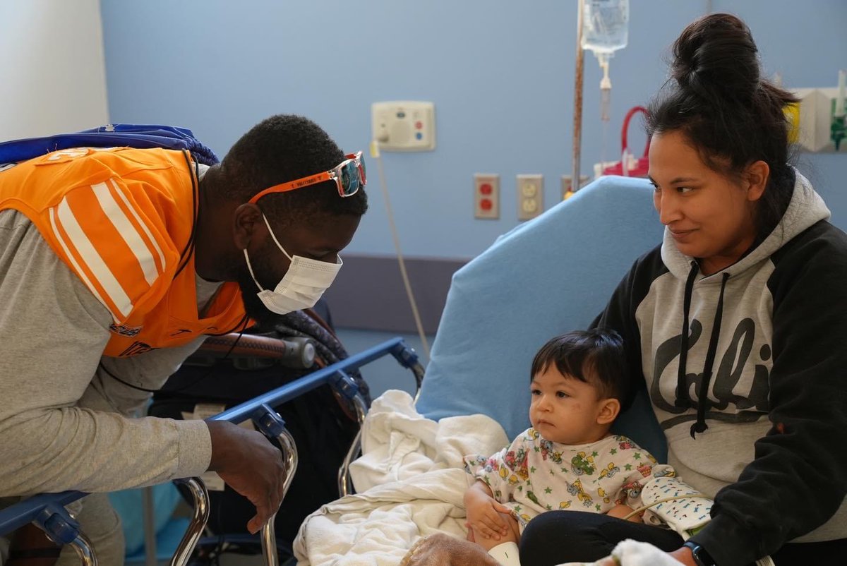 UTEP Miners (@utepathletics) on Twitter photo We were so grateful to be able to visit the <a href="/elpasochildrens/">El Paso Children's Hospital</a> hospital yesterday in honor of the hospital's 11th Birthday๐!
#RiseUp915 We were so grateful to be able to visit the <a href="/elpasochildrens/">El Paso Children's Hospital</a> hospital yesterday in honor of the hospital's 11th Birthday๐!
#RiseUp915