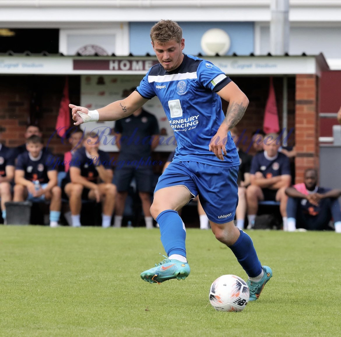 CallumGunner123's tweet photo. My time at @ChipTownFC has come to an end, it’s been an incredible 4 and a half years and want to say a massive thank you to all the staff, players and fans who’ve been there along the way. All the very best to everyone within the club for the rest of the season 💙 https://t.co/mg7idi84De