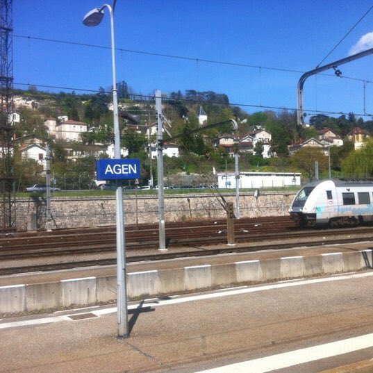 BB27000's tweet photo. C’était en 2012, j’étais à la gare d’Agen.
Cette histoire va être difficile à écrire. 
Mais c’est important de la dire.

Thread ⤵️⤵️⤵️ https://t.co/jF93cww6hq