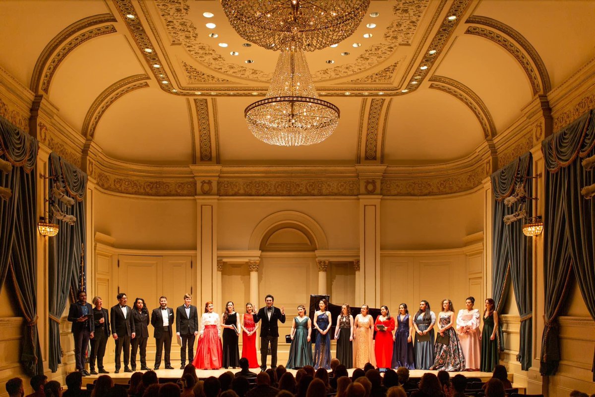 💫 𝐕𝐈𝐍𝐂𝐄𝐑𝐎 𝐀𝐂𝐀𝐃𝐄𝐌𝐘 💫

𝙉𝙚𝙬 𝙋𝙧𝙤𝙜𝙧𝙖𝙢 𝙐𝙣𝙫𝙚𝙞𝙡𝙚𝙙 

SCHOLARSHIPS &amp; WORK STUDY available!

Study w/ the most renowned singers, coaches &amp; conductors in the world, including <a href="/ailynperezsop/">AILYN PÉREZ</a> <a href="/AbdielMaestro/">Abdiel Vazquez</a> <a href="/davidlomelink/">David Lomeli</a> &amp; many more! 

vinceroacademy.com