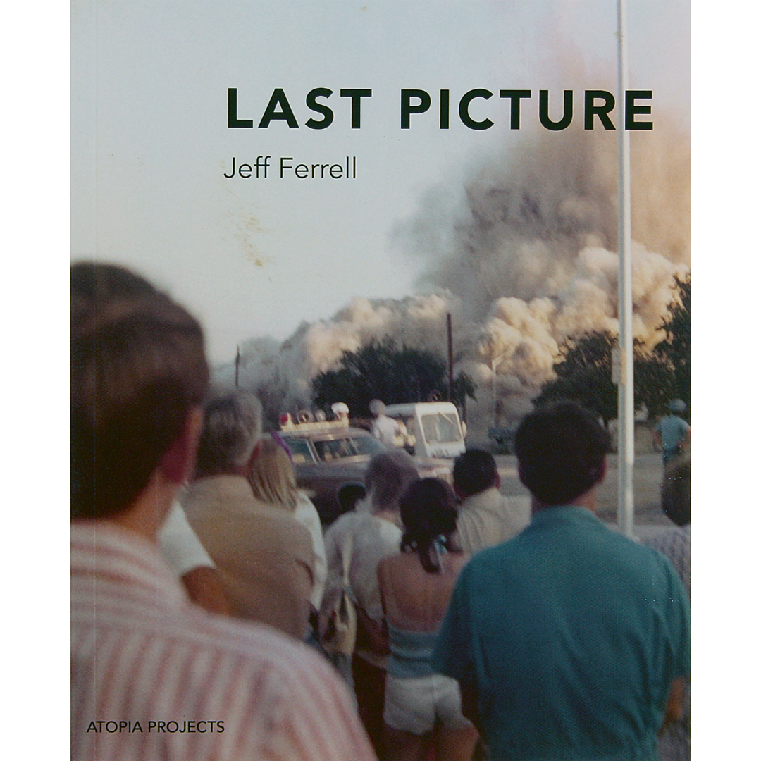 sourcephoto's tweet photo. Catlin Langford, in issue 109, looks at "Last Picture", a selection of Jeff Ferrell's found photographs..
Edited by Gavin Morrison and Fraser Stables, the book contains an incisive essay by Ferrell.
#JeffFerrell #GavinMorrison #FraserStables #LastPicture #CatlinLangford #Source https://t.co/PDC2n25Otg
