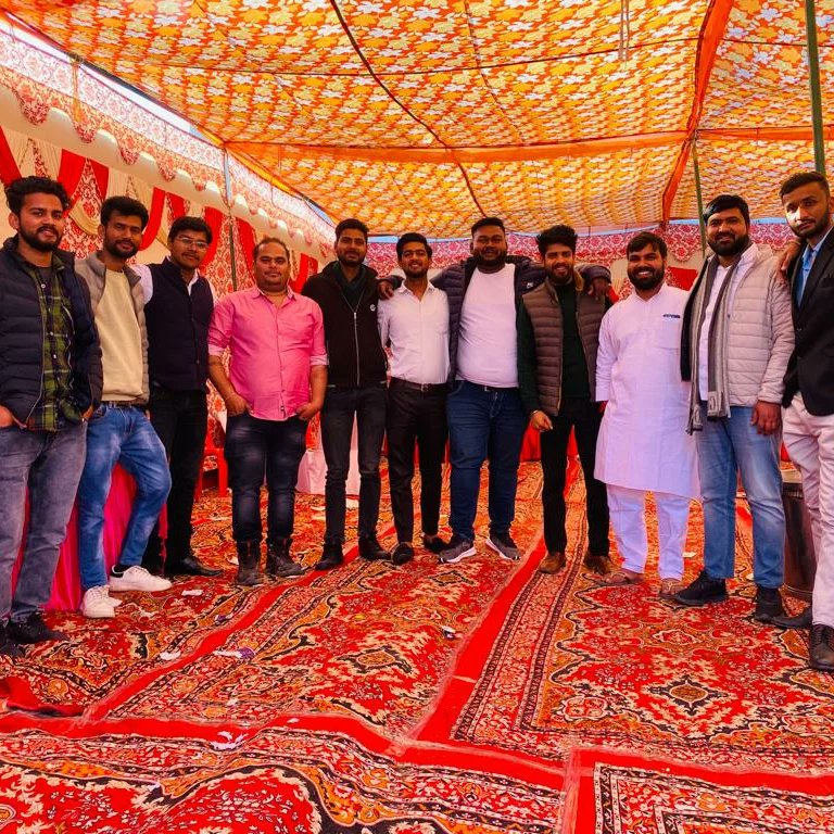 Rahul89404636's tweet photo. प्रिय भतीजे प्रथम (युवराज शर्मा ) जी के जन्मदिवस कार्यक्रम में उपस्थित सभी अतिथियों का ह्रदय से धन्यवाद, मैं ईश्वर से प्रार्थना करता हूं कि आप सभी का प्रेम, स्नेह व आशीर्वाद सदैव बना रहे।
#Family_function
#Thanksful https://t.co/iHyob7AQCH