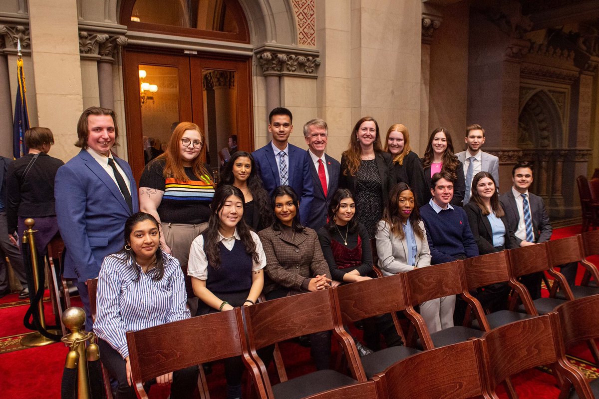 Big thanks to <a href="/nily/">Nily Rozic 李羅莎</a>
for being a wonderful host to students from <a href="/StJohnsU/">St. John's University</a> yesterday during <a href="/CICU/">NY's Independent Colleges & Universities</a> #StudentAdvocacyDay
She spoke to each student individually in the historic Assembly chamber before delivering this introduction during the session.
nyassembly.gov/mem/?sh=video&…