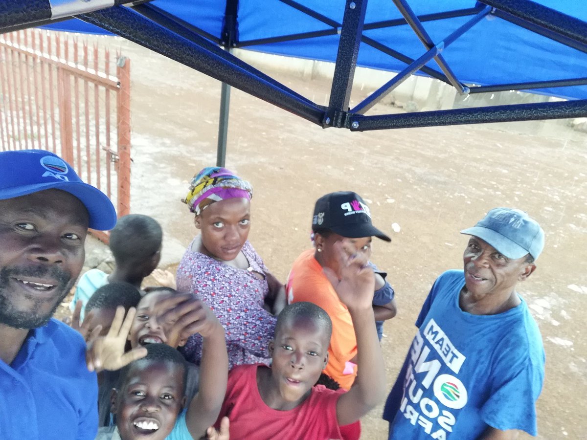ShabalalaShabs's tweet photo. Ward 37 Emfuleni North Constituency membership drive and canvassing.
#Siyaqhuba https://t.co/sZvrP106I1