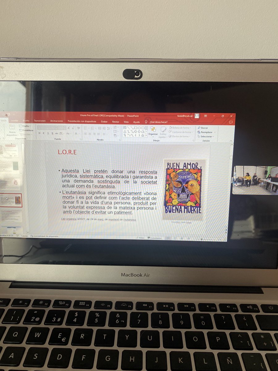 I avui connectada a la xerrada “Un any de promulgació de la L.O.R.E: Llei orgànica de regulació de l’eutanàsia”, que ha organitzat el grup de salut de la delegació de Lleida del TSCAT. 
<a href="/treballsocial1/">Col·legi de Treball Social de Catalunya</a> #TSCATLLEIDA