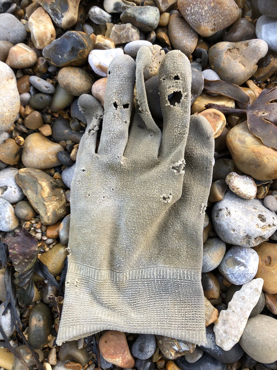 Dave_Dixon1's tweet photo. High tide at #marsdenbay @nationaltrust today so picked #manhavenbay took4.35kg off the #beach #monofilament #plasticpollution #industrialwaste @KeepBritainTidy @plastic_busters @Plasticsimpact this bay is much improved credit to local pickers #lovewhereyoulive @UnlovedGloves x1 https://t.co/jrpTU67Cwo