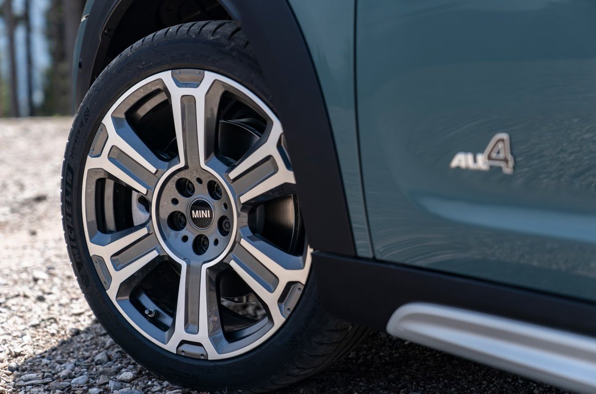 MINIPittsburgh's tweet image. Let our Service Department take care of what's under the hood of your MINI so that you can focus solely on the drive. Schedule your next visit with us online today! bit.ly/3KkIyRG #MINIOfPittsburgh #MINI