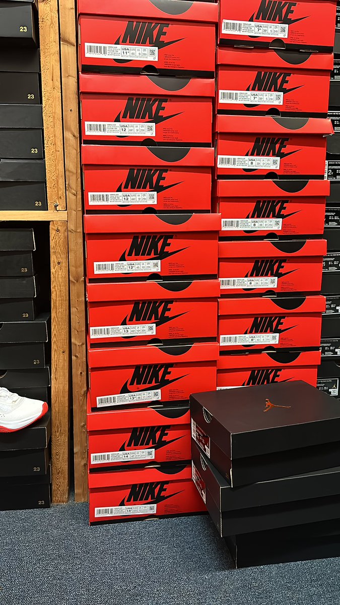 LuiVuittonn's tweet photo. @MaladeeN @cfoo05 @iAmTMCII @snkr_twitr @SBDetroit @snkrfrkrmag @SneakerNews @nicekicks @kicksonfire @brkicks @MrUnloved1s @SOLELINKS @solefed Extended to 14.5 women’s https://t.co/gg5jwvSMOJ