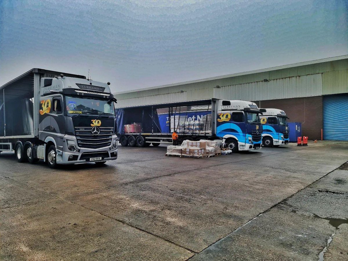Mercedes Team Assemble💪🏼

A rare sight as <a href="/JenkoTrucker/">Trucker Jenko</a> managed to catch our 3 Mercs getting loaded up in the yard at the same time👍🏼

These vehicles were the start of our Ferryman Fleet rebrand and we are very happy with the result👌🏼

#ferrymanltd