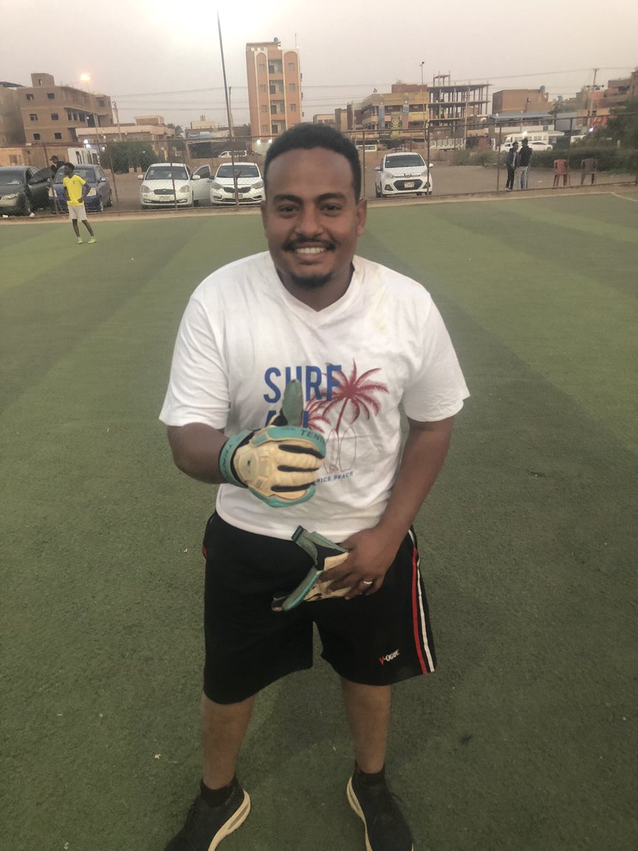 حارس ممكن ان يضعوه في حدود السودان ويحمينا من الاعداء 🔥