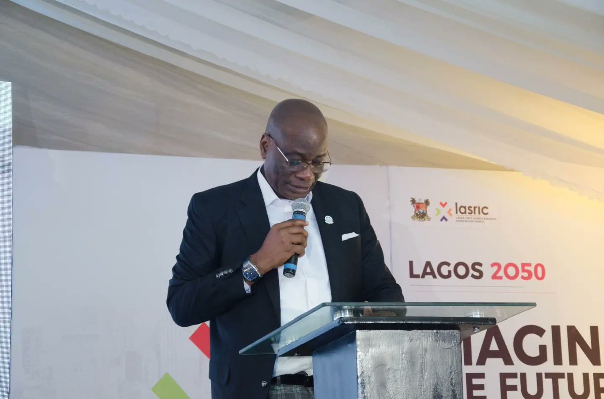 Lasriclagos's tweet photo. #throwback
The LASRIC Chairman, Prof. Oluwatoyin @profogundipe gave the welcoming speech to the amazing LASRIC Science Fair held last week, which is still fresh on our minds and the winners' minds๐.
Looking forward to another showcase of talent soon
#LASRICScienceFair https://t.co/RyUdX9LeKK