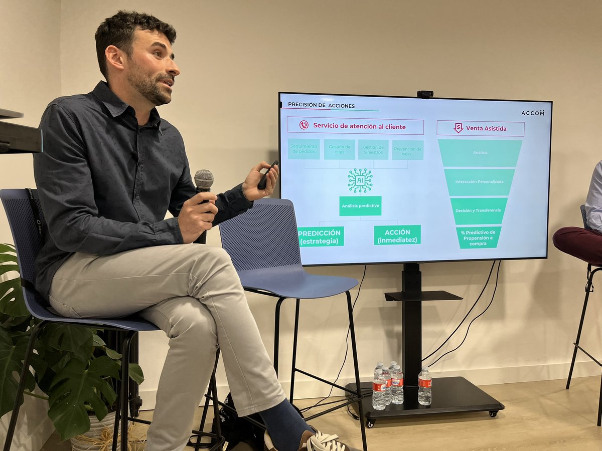Re-fidelización de clientes, una tarea en la que la #IA puede ser clave: para exprimir interacciones, sacar NPS predictivo y planificar acciones a medida de reenganche. 
➡️Jaime Contreras de <a href="/Accom_Digital/">Accom</a> 
 #EncuentrosAdigital